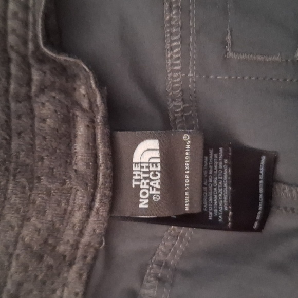 The North Face, womens shorts, size 10 - Picture 3 of 6